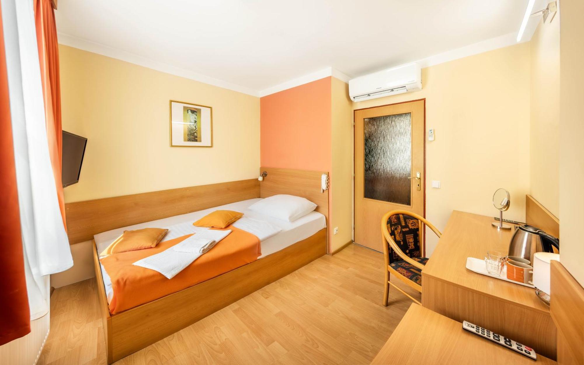 Residence Tabor Прага Екстериор снимка
