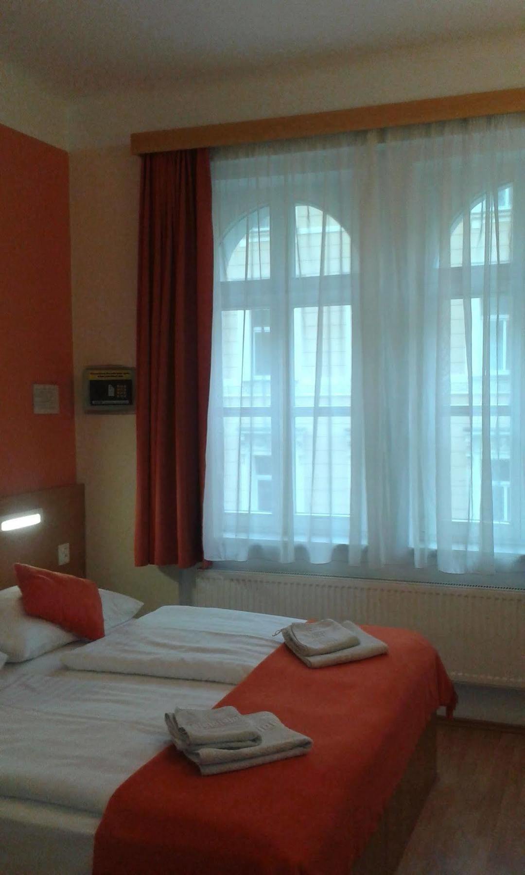 Residence Tabor Прага Екстериор снимка