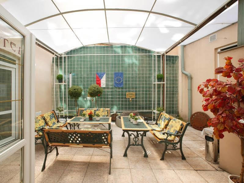 Residence Tabor Прага Екстериор снимка