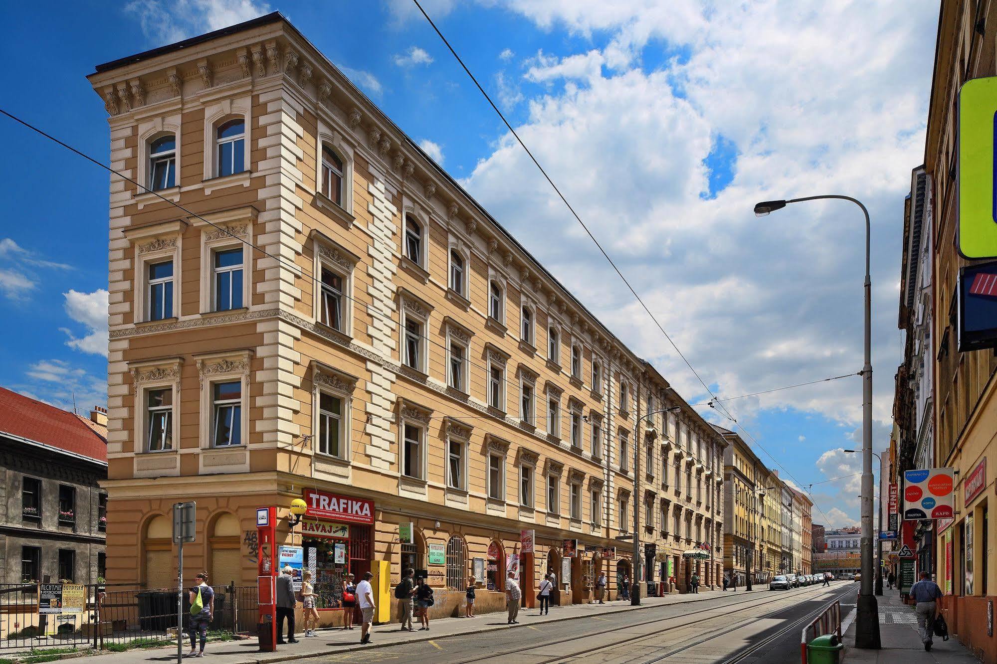 Residence Tabor Прага Екстериор снимка